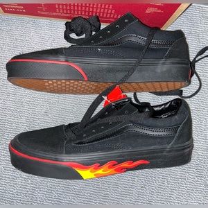 NIB Vans Old Skool black/black flame wall shoes men’s/big kids 5, women’s 6.5